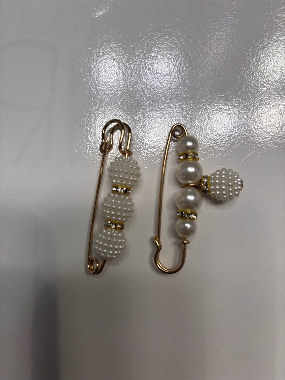 Pearl Cluster Gold Safety Pin Brooch Set - Picture 3 of 3
